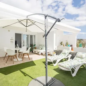 https://lightbooking-aguila-playa-beach-apartment.in-canary-islands.com