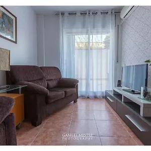 https://bonito-y-acoger-a-50-metros-del-mar-con-wifi.catalonia-hotels.com